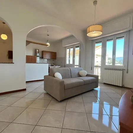 Apartment La Terrazza Sul Porto By World *